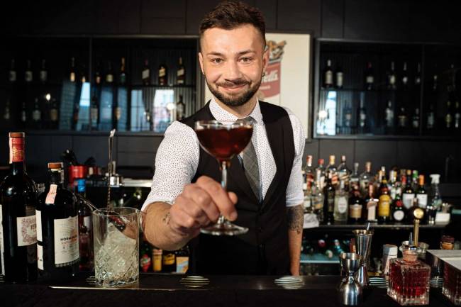 How To Become A Bartender In Dubai