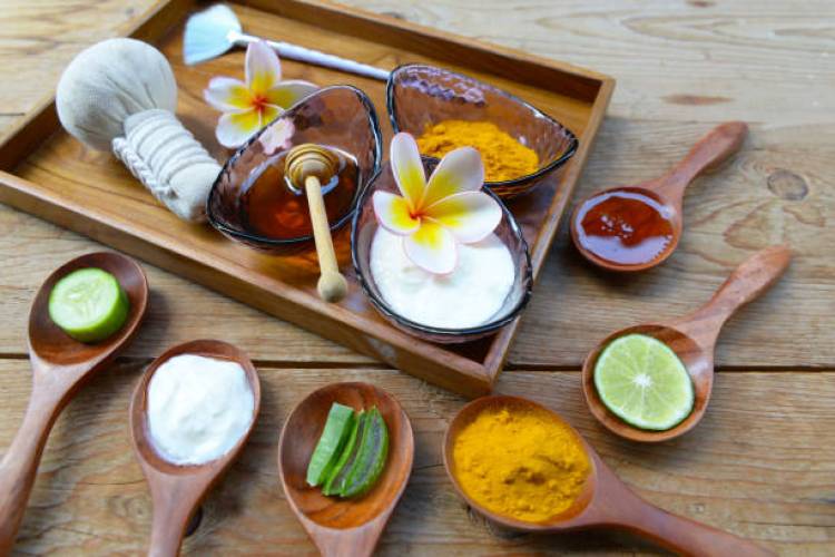 7 Best Skin Care Home Remedies to Get Naturally Glowing Skin