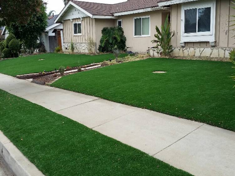 What Band Do You Put Under Artificial Grass?