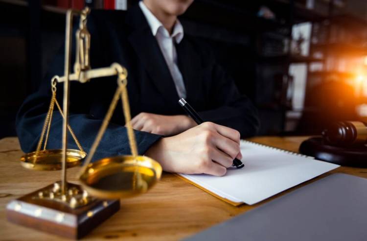 how to become a lawyer In Qatar
